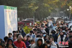 2025考研今开考：388万人报名，连续两年下降图片