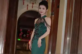 越剧当家花旦，李云霄身段也太绝了吧，这腰太诱人！图片