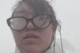 武功山下大雨！游客被淋的像逃荒：人冻僵钱花光，过个五一全身伤图片