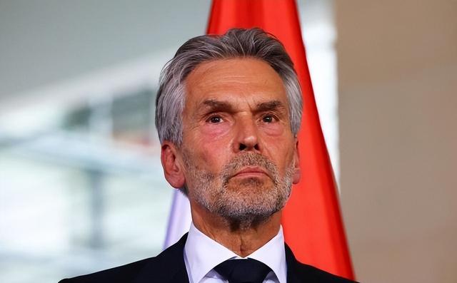 要收拾英国了？英国干了一件比荷兰更坏的事：盯上了中国芯片工厂