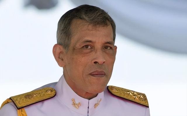 高市涉台言论，日本市场震荡，外资撤离日本，中国“组合拳”见效