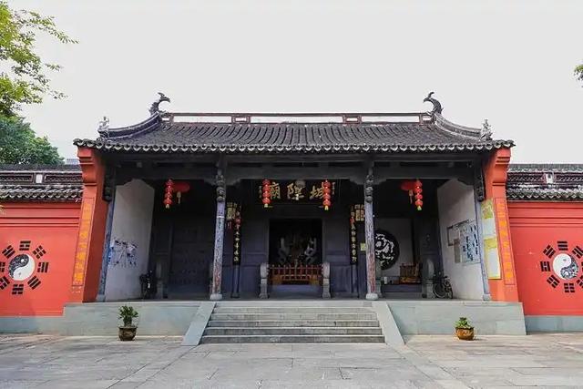国庆中秋假期，去盐官古镇一游到底值不值？