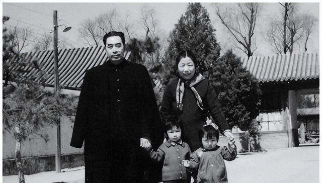 原国务院总理李鹏坦言：外界传闻我是周总理养子的说法，并不确切