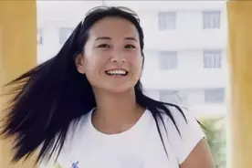 原来“贾玲”只是艺名知道她的真名后，网友大喊：不改早火了图片