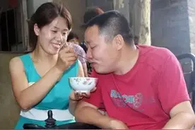 河北女护士张秀桃：爱上高位截瘫军人，不惜抛弃父母，结果怎样图片