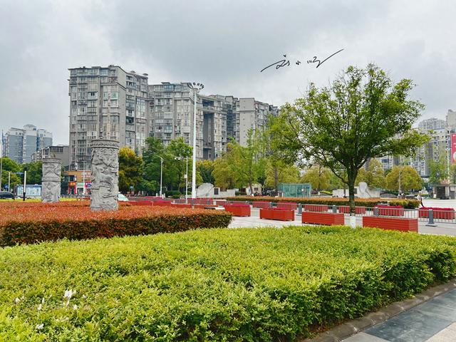 四川省人口最多的县级市，又被称作“天府雄州”？