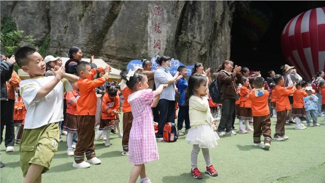 当亿年溶洞遇见千年土家，一场穿越时空的文旅盛宴正上演