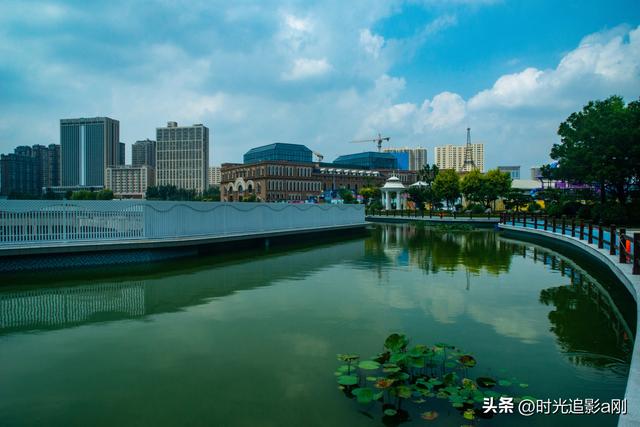 北国未来城周边：邂逅一场蓝天与建筑的视觉盛宴！