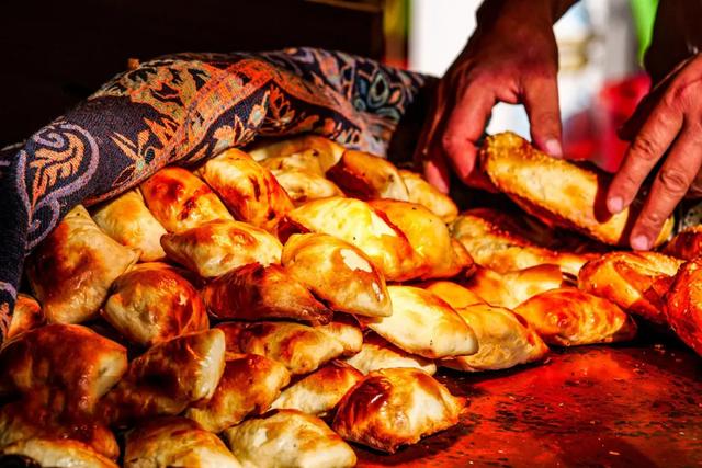 天山下的优美牧场、亚心之都——史上最全新疆乌鲁木齐旅游攻略