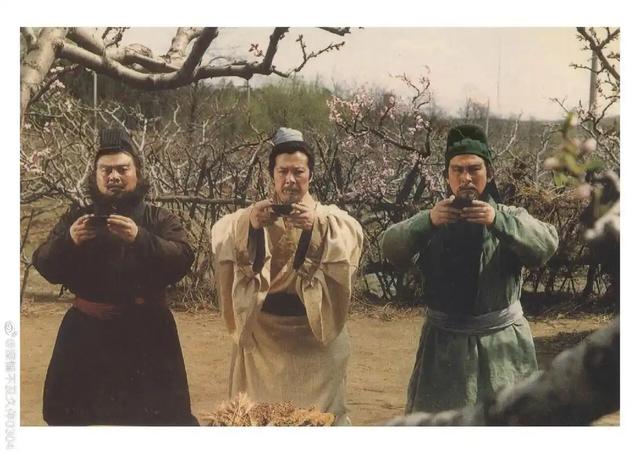 曹操《短歌行》不是求贤?“但为君故沉吟至今”,是在表白谁?