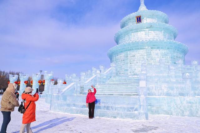 冰雕雪雕齐上阵！长春新民大街变梦幻冬日乐园