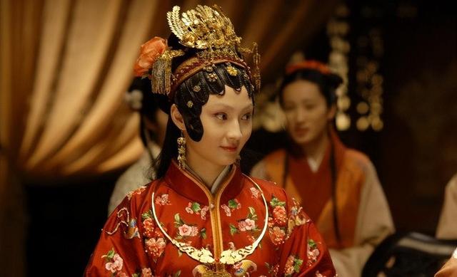 从“万人捧”到“万人嫌”，4位声誉一落千丈的女星，到底冤不冤