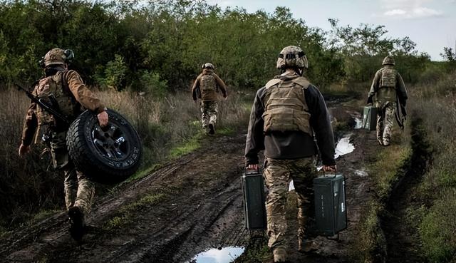 历史开了个玩笑，先倒下的不是乌克兰，而是百年中立的瑞士？