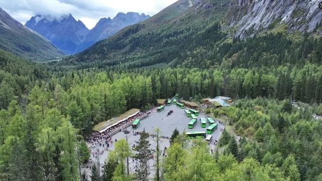 大美阿坝揽金秋 流量口碑双丰收
