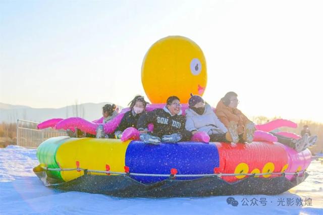 敦煌“童话雪乡”引客来