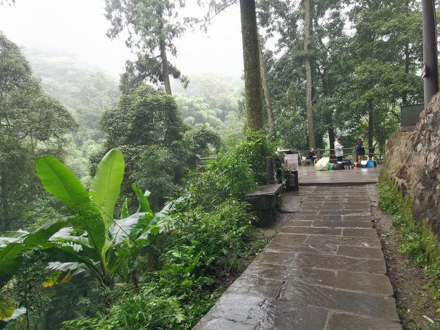 峨眉山居