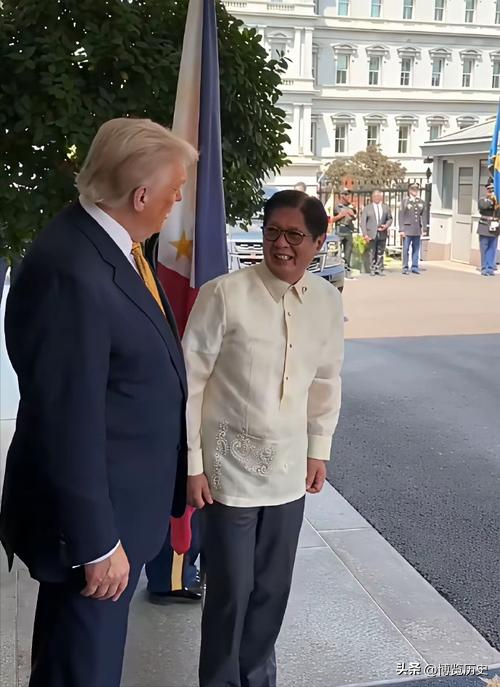 菲律宾向全球发红色通缉令，前总统发言人沦为逃犯	，多国联合追捕