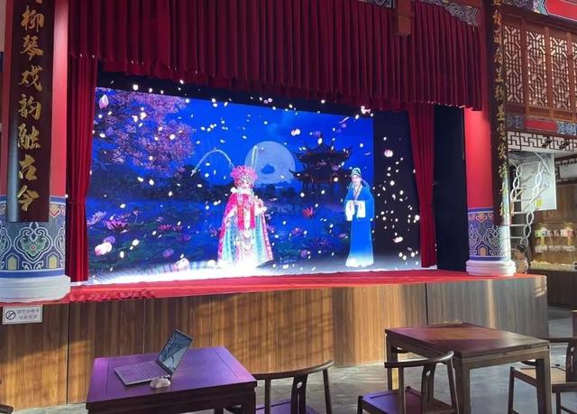 秋光正好，登高祈福正当时！台儿庄古城复兴楼“登高祈福”活动已开启，愿你拾级而上，步步皆好运！