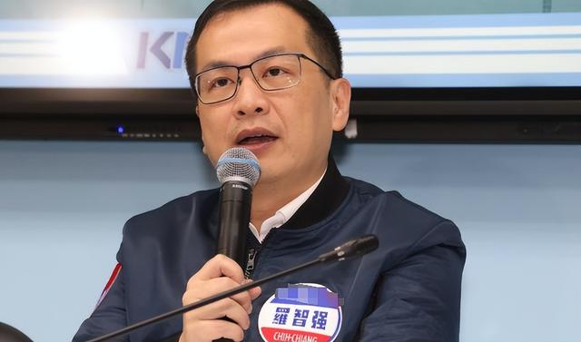 第四次大辩论落幕，张亚中不负众望获得认可，郑丽文表现一言难尽