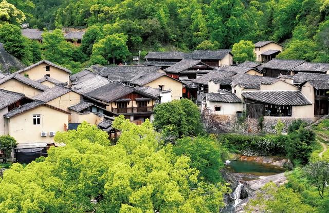 浙江这座千年古村该火了，云烟缭绕宛如仙境，却少有人知