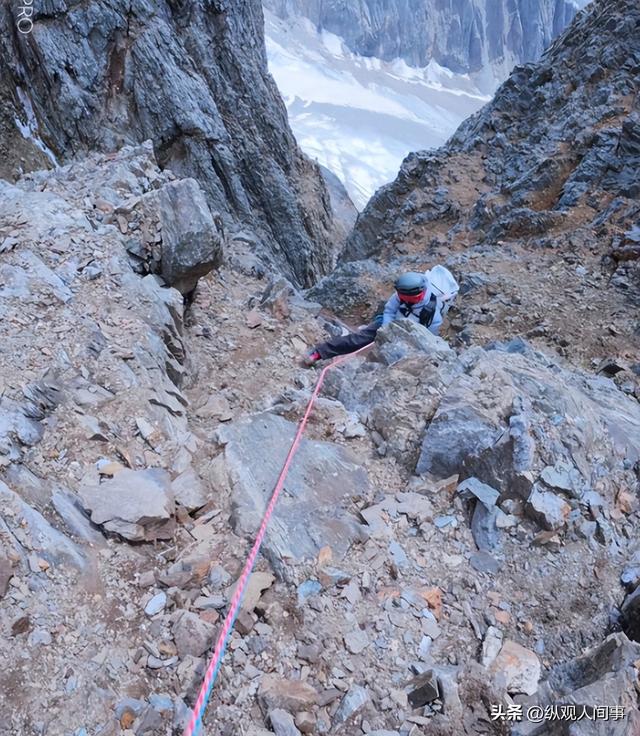被宰了？10个村民花费12小时，抬一受伤驴友下山，收费6万引热议