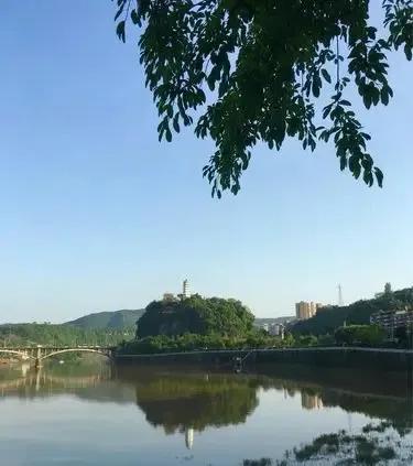 七律·游塔坨湿地公园