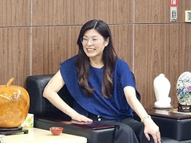 蓝营要变天了，郑丽文让人失望，张亚中发出怒吼，洪秀柱有言在先