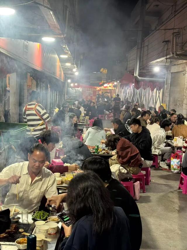 昆明官渡本地人的“8大地下美食清单”，推翻91%的网红攻略，避坑