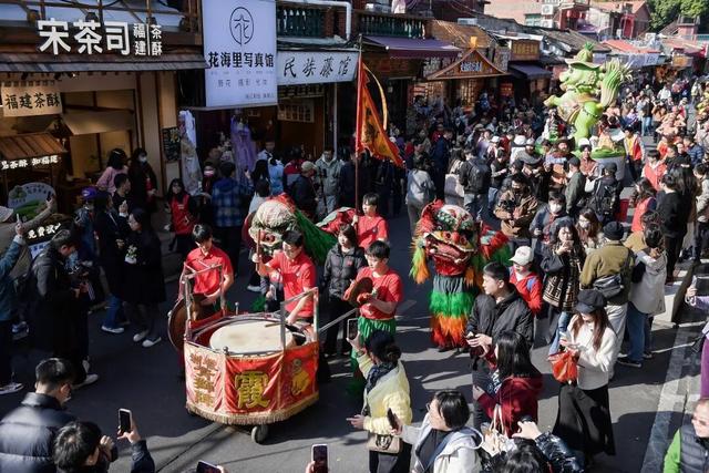 泉州古城马年生肖IP“地·玩玩”亮相西街！快来打卡“旺来”！