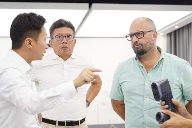 ONE HEXAGON——海克斯康新任CEO首访中观