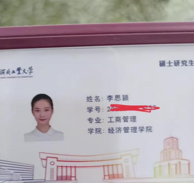 女民兵李思颖阅兵回家仅半天,母亲官宣其新身份,太牛了,全网恭喜