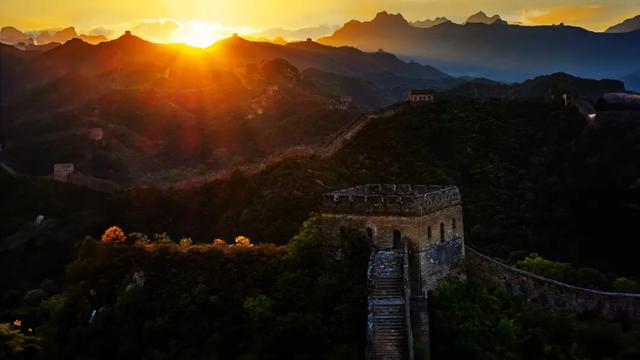 巨龙盘踞金山岭长城！