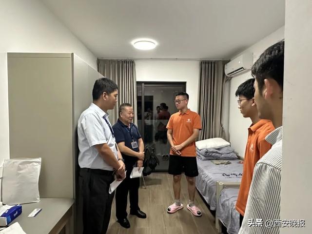 曹德旺称创办福耀科技大学已花费43亿，学生学费每年5600元，首届50名学生可全去福耀就业