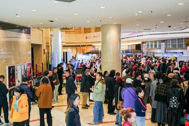 一份“宠客礼包”，邀你入戏“老家河南”
