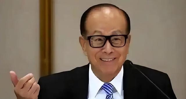中美刚谈完，李嘉诚深夜发声明表态：港口交易绝不可能不合法规