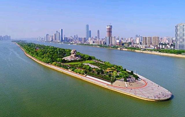 湖南唯一的“特大城市”，面积比衡阳、郴州还小，人口超过1000万