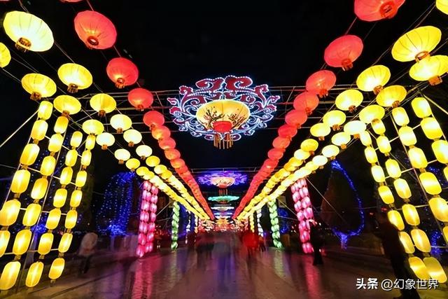 揭秘开封：穿越千年的美食与奇遇，外地游客必看攻略！