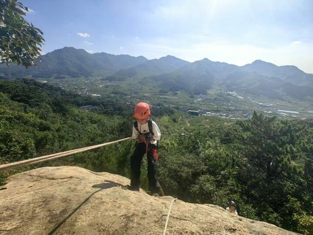 秋日登山正当时 户外安全培训“必修课”不可少