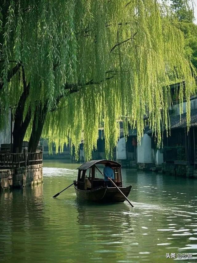 中老年人必看！6大低花费轻松游小城攻略，医生推荐的健康慢旅行