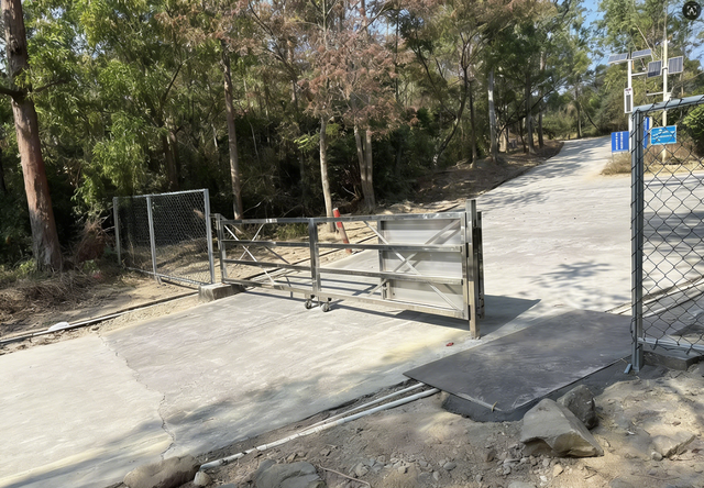 孖髻山，“上锁”！