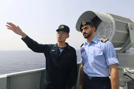 巴以打得不可开交，美双航母急援以色列，美媒：中国6艘军舰也来了图片