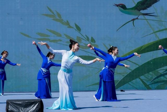 一〇四团第三届大话西游万亩桃园采摘季甜蜜来袭