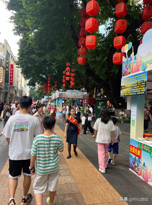热气未成浪，人流却似江