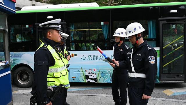 风景之内是九寨 风景之外是守护
