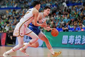 辽篮4-0横扫新疆加冕CBA四冠王！辽宁队连续三年夺得总冠军，总决赛均是4比0横扫，统治力超强图片