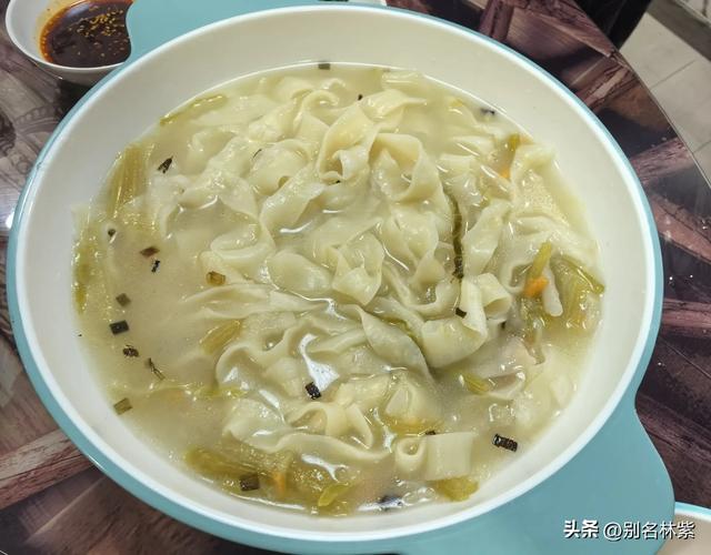 新疆游最后一站，若羌博物馆看楼兰美女，游玩青海茫崖翡翠湖(10)