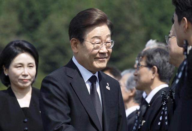 高市天塌了	，李在明提前站队，台湾人入境，必须承认台湾属于中国