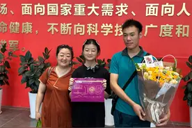 刚刚，南通市区首封高考录取通知书送到了！图片