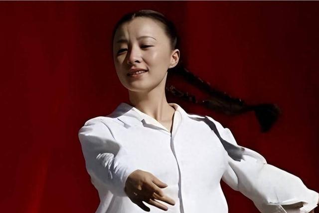 演员徐露：嫌丈夫丑不生孩子，丈夫给她245万，生下女儿后怎样了