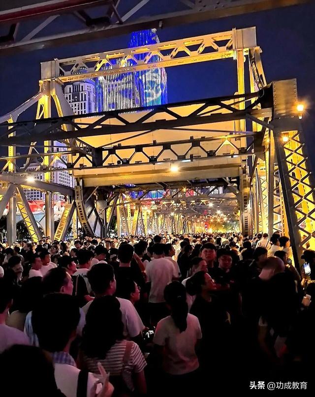 快去看！喜迎上合峰会，天津津湾广场绝美夜景“杀疯了”！